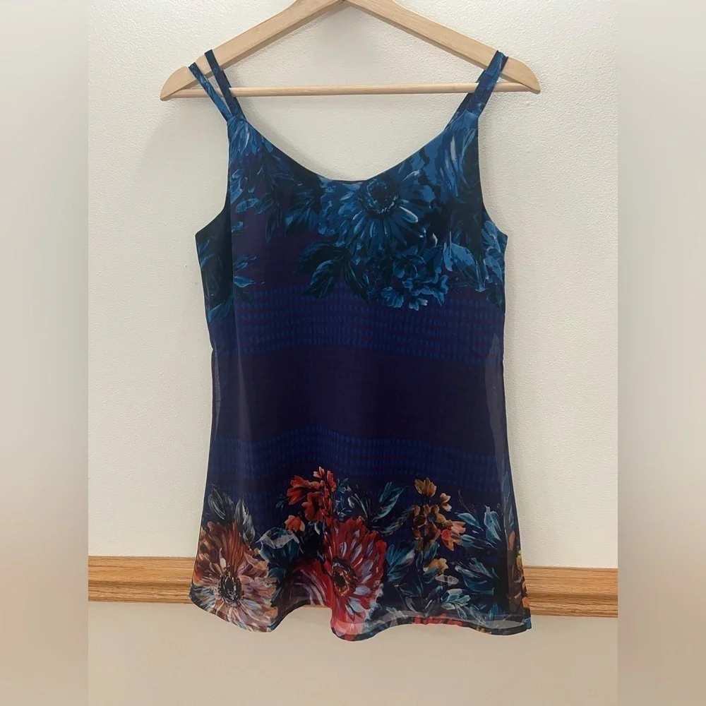 EUC Cabi Artist Camisole Blouse Floral Size XS Navy Blue